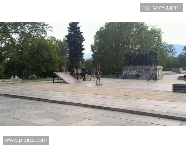 深圳极限运动队引发的意识形态争议与社会反响探讨 深圳极限运动队引发的意识形态争议与社会反响探讨